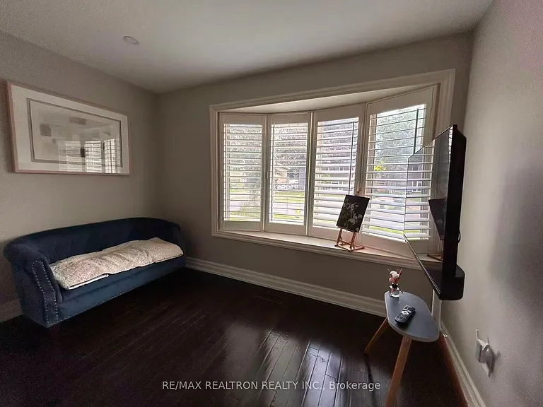 2 Lynedock Cres — Photo 15