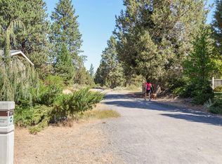 1780 SE Hiddenwood Pl, Bend, OR 97702