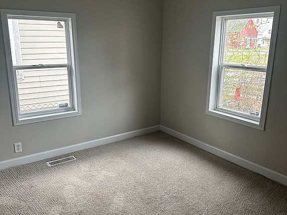 3rd image of 517 W 26th St