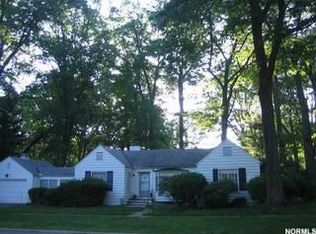 28036 Osborn Rd, Bay Village, OH 44140