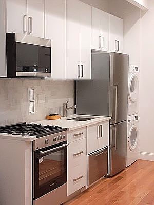 3rd image of 306 E 49th St APT 5B