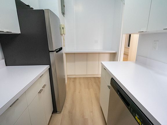 3rd image of 189 Claremont Ave APT 35