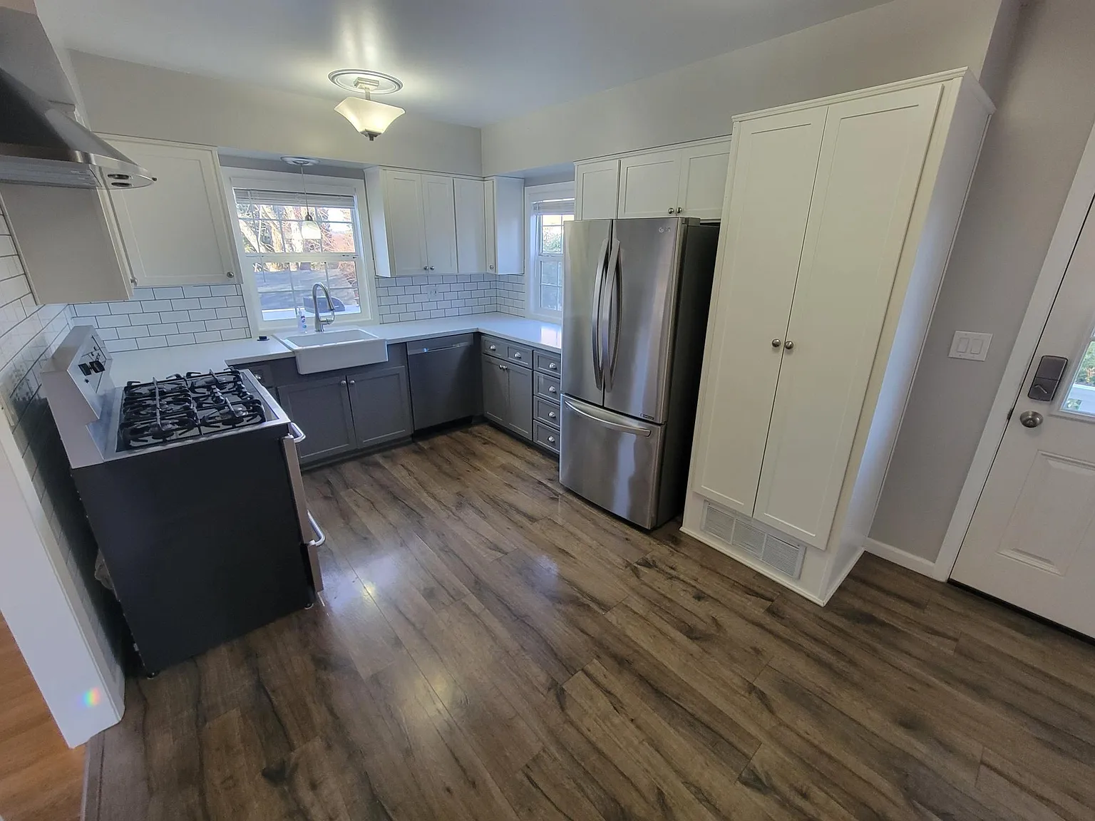 2 bed, 1290 sqft, $1,990 — Photo 4