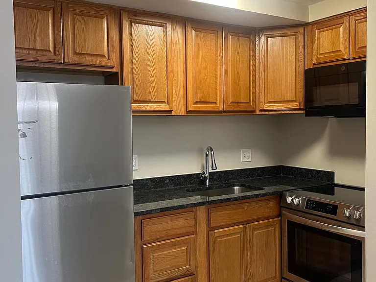 2318 Glendale Ter #1A — Photo 12