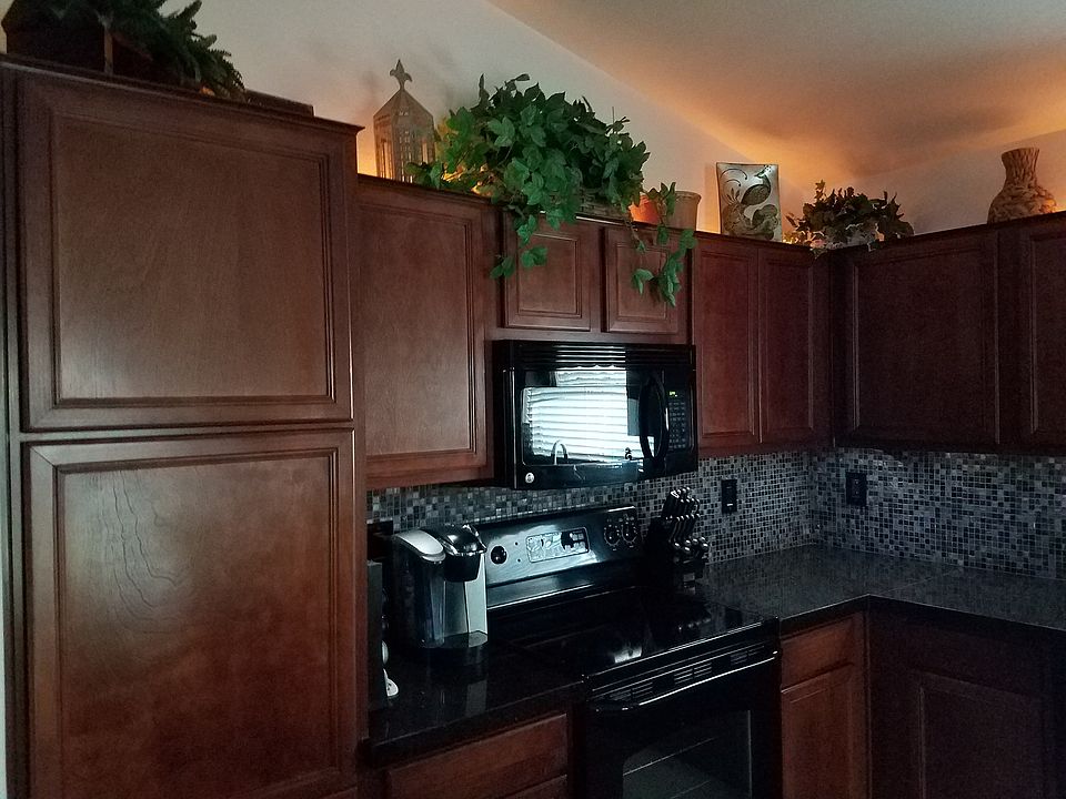 1st image of 1059 S 165th Dr