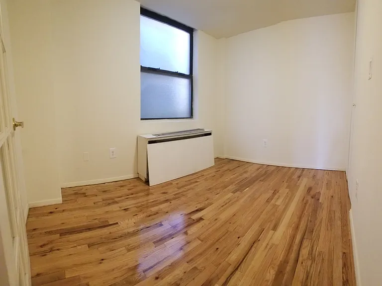 333 E 95th St #3D — Photo 4