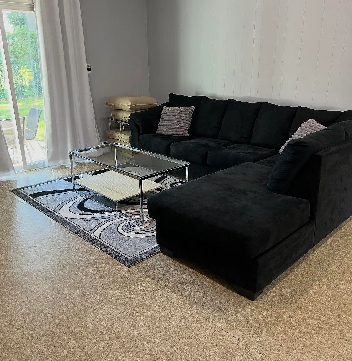 4 bed, 2.5 bath, 2199 sqft, $4,200 — Photo 4