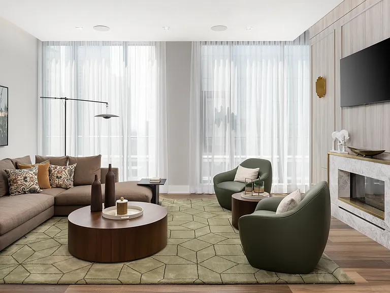 425 Wellington St W — Photo 28