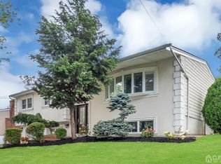 20 Merker Dr, Edison, NJ 08837