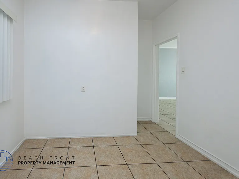 1430 Elm Avenue — Photo 5