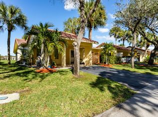 16225 Laurel Dr #18, Fort Lauderdale, FL 33326