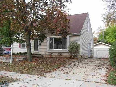 650 Alberta St photo 1