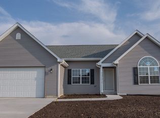 1002 W Northwind Dr, Sandwich, IL 60548