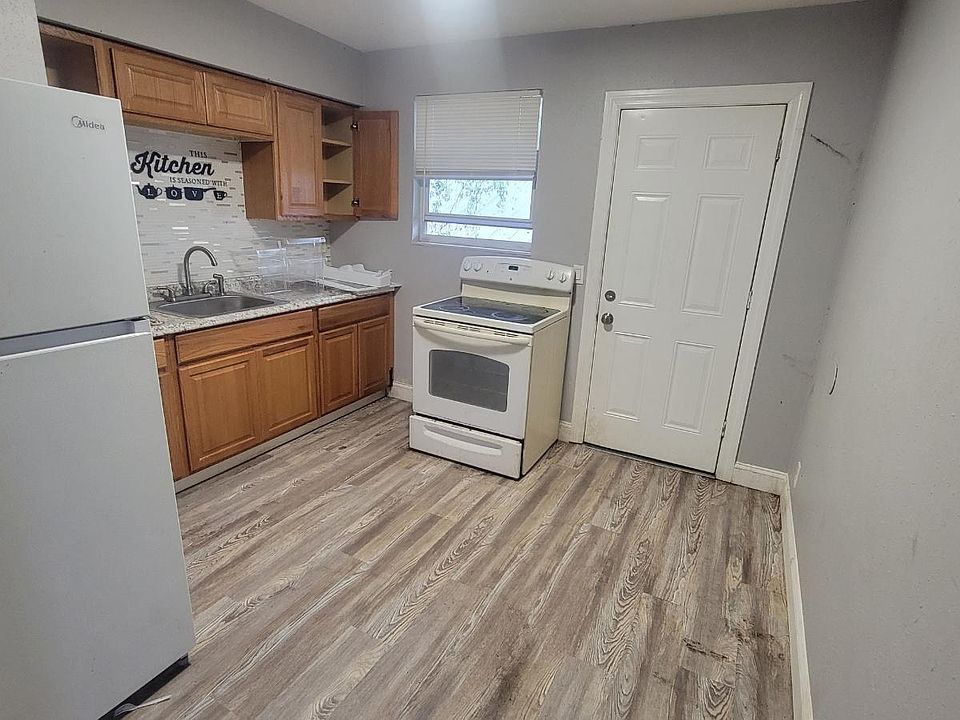 1st image of 1551 Steele St APT 2