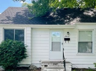 19112 Woodland St, Harper Woods, MI 48225