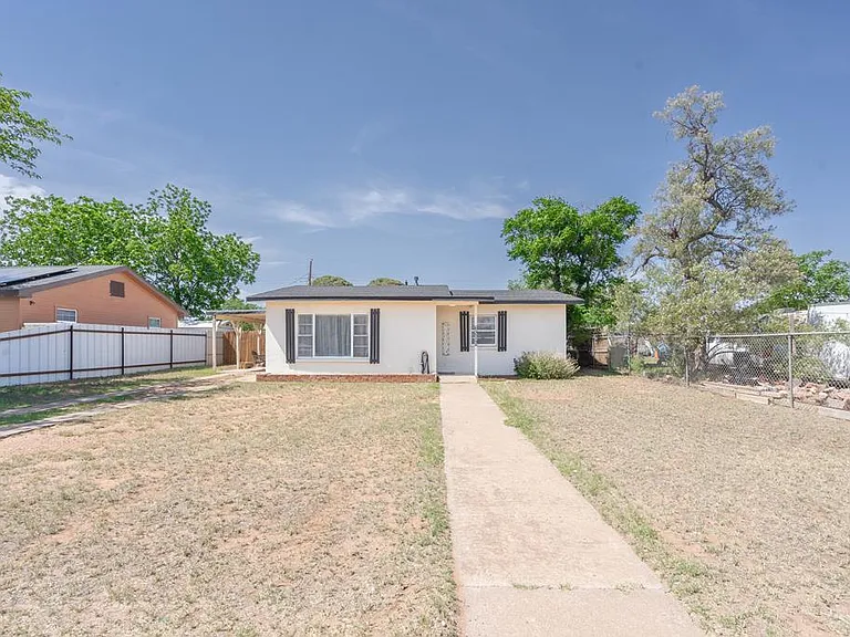 3506 Apache Dr — Photo 1