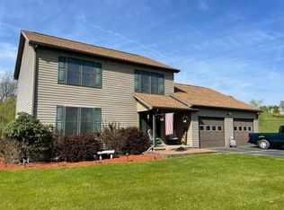 21 Country View Dr, Towanda, PA 18848