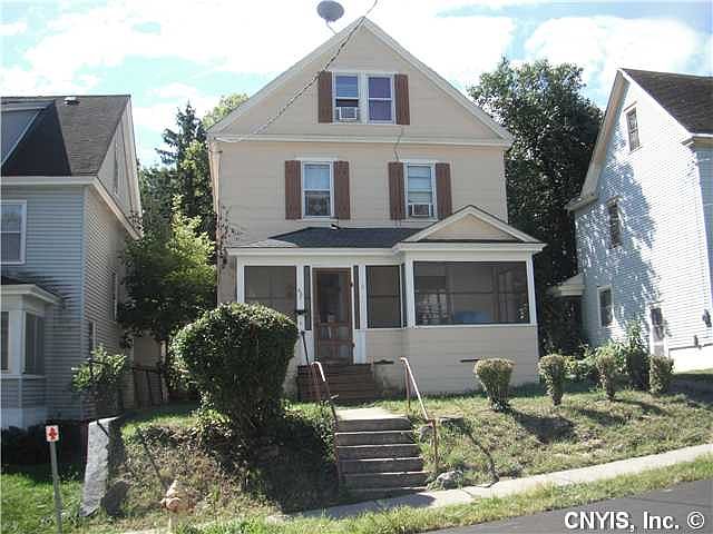 2nd image of 307 Marguerite Ave
