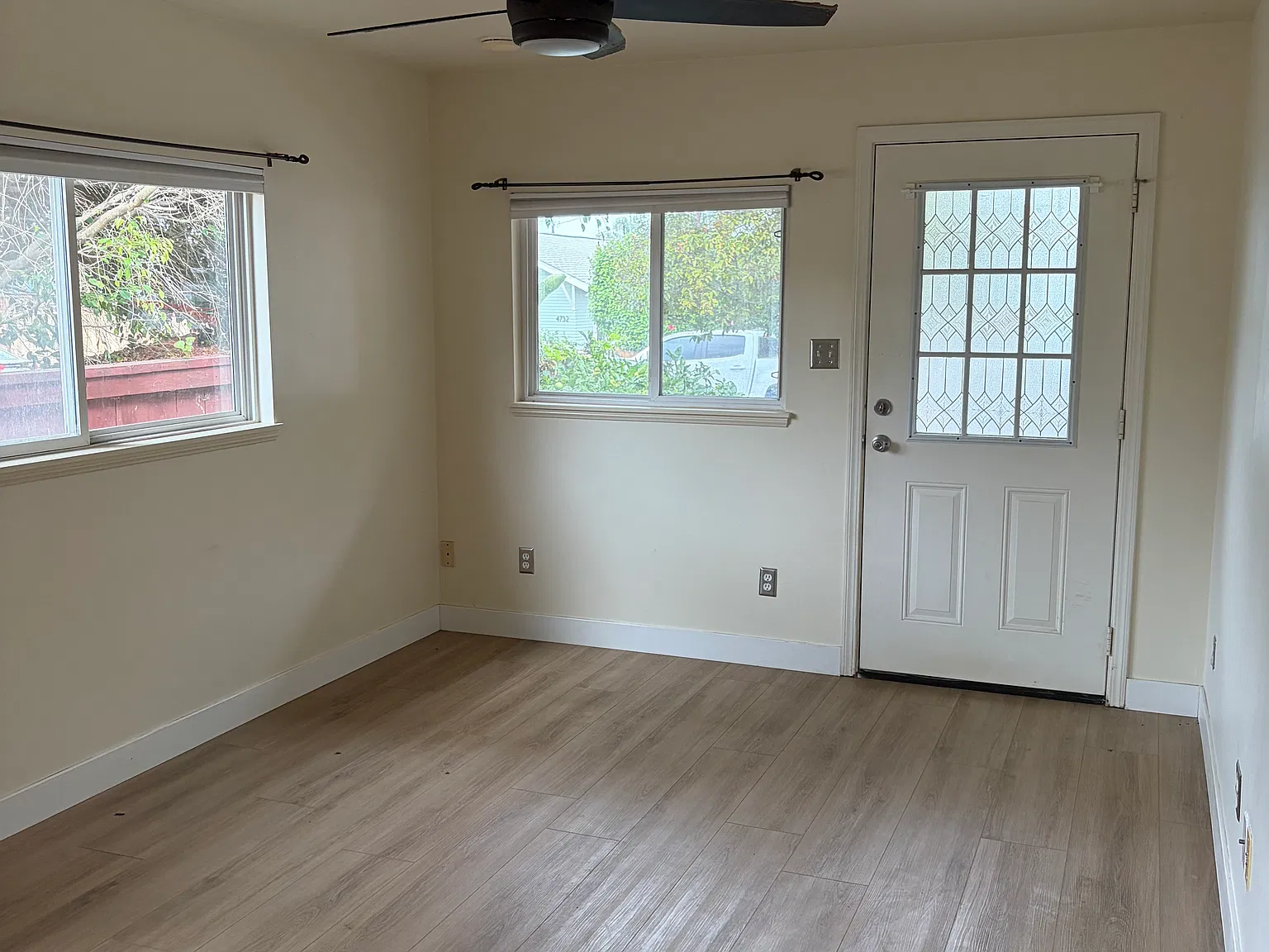 2 bed, 890 sqft, $3,300 — Photo 4