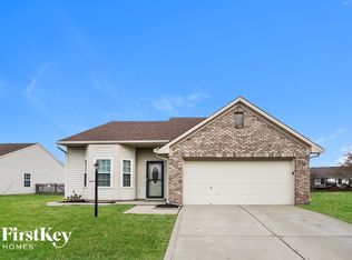 37 Lasalle Ln, Pittsboro, IN 46167