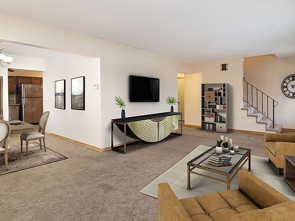4th image of 221 Aspen Dr
