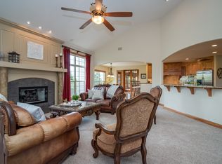 375 Sunshine Dr, Hartland, WI 53029
