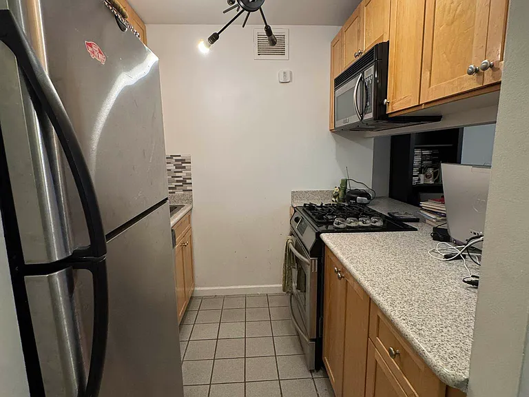 280 Rector Pl #4A — Photo 5