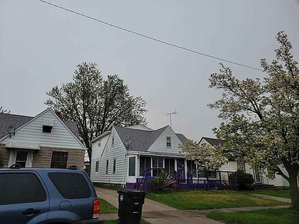 2nd image of 13420 Sherry Ave