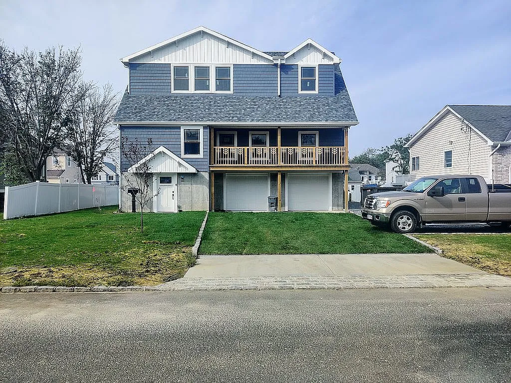 848 E Bay Dr photo 1