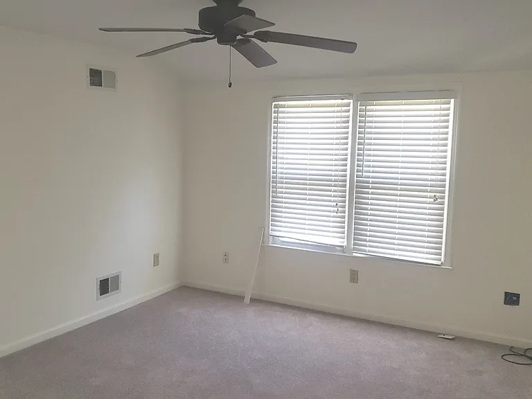 625 Southwood Rd — Photo 12