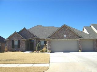 3108 Skye Ridge Dr, Norman, OK 73069