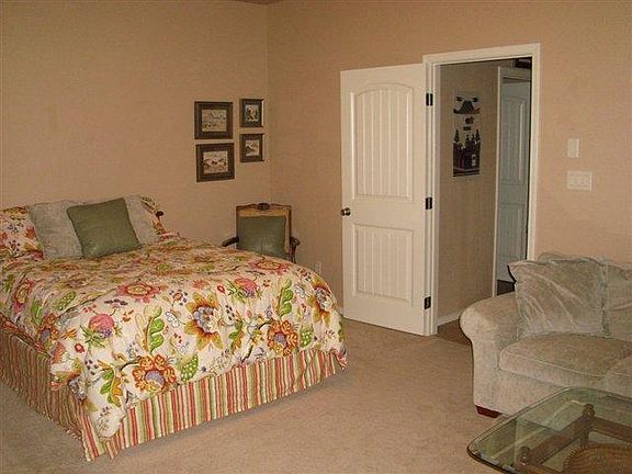 3rd image of 343 Wildwood Dr