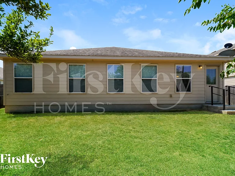 8027 Saratoga Knl — Photo 14