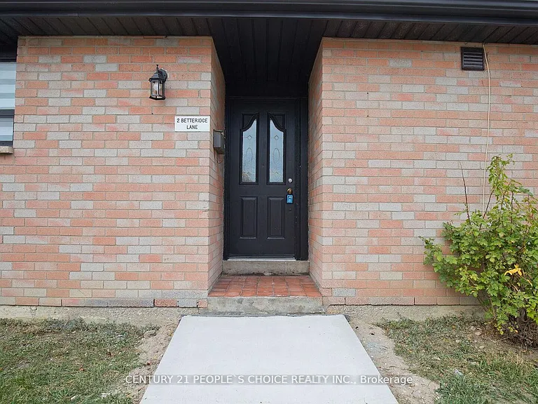 2 Betteridge Ln W — Photo 4