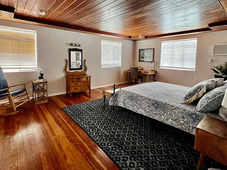 129 W Fleming Ave #A — Photo 15
