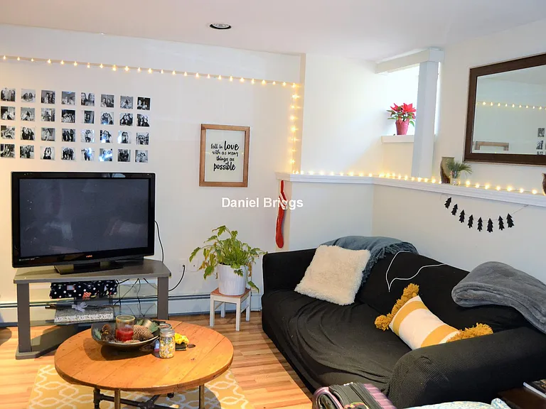 94 Pleasant St #1 — Photo 6