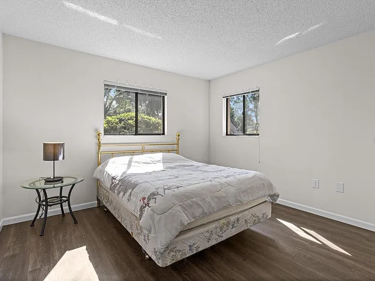 2851 SW 32nd Ave — Photo 7