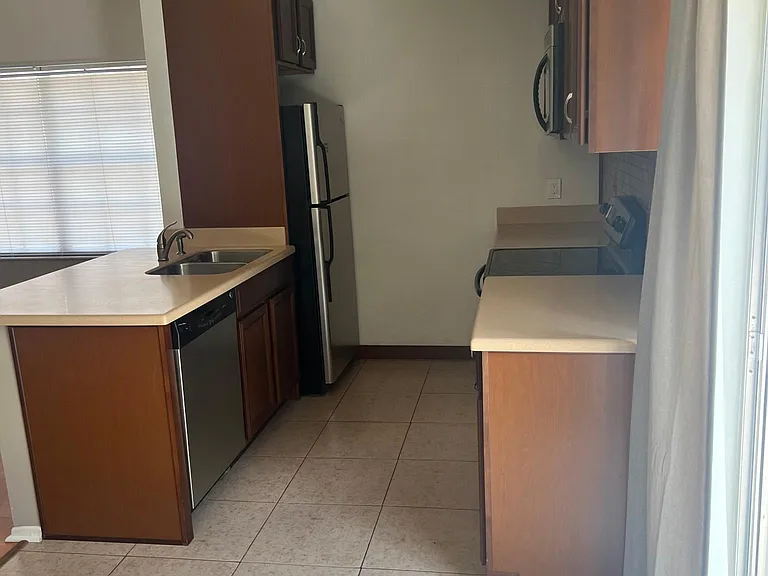 2314 E Crystal Lake Ave — Photo 8