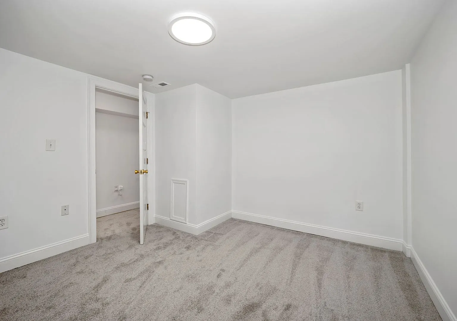 Sunlit & Fully Updated 2BR/1BA Condo in the Heart of U Street Corridor — Photo 4