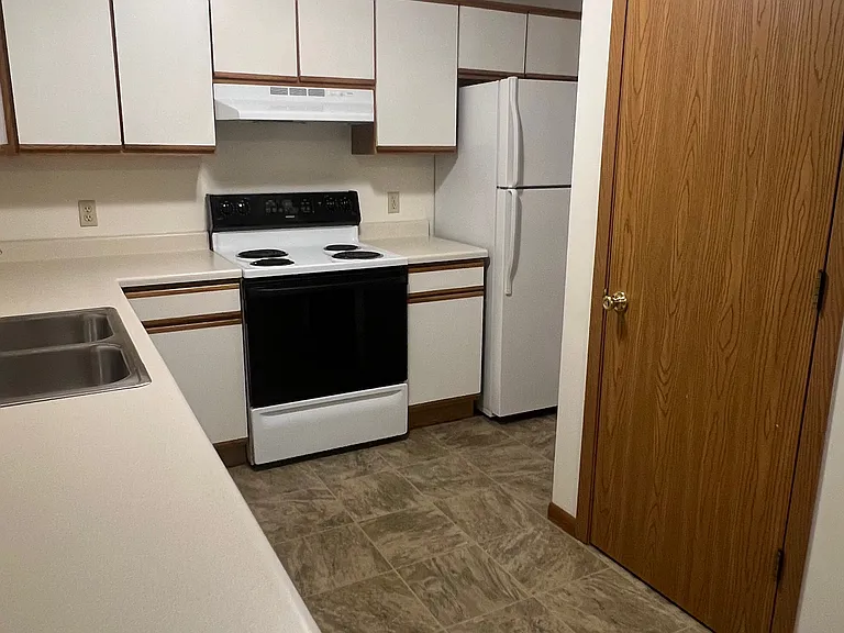 2350 Fitch Ave #1 — Photo 4