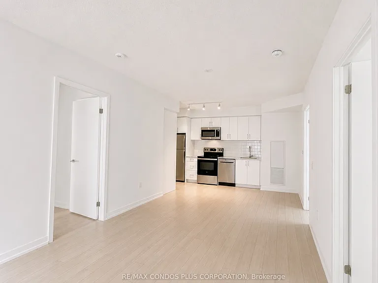 4010 Eglinton Ave W #304 — Photo 3