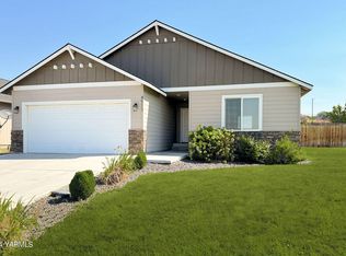 4913 Hillcrest Dr, Yakima, WA 98901