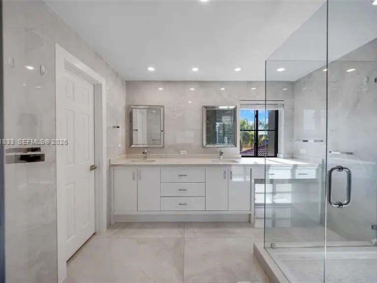 1538 Tamarind Ct #1538 — Photo 17