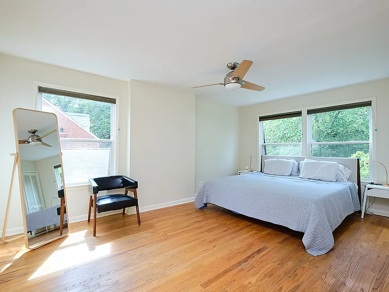 1318 Perry St NE — Photo 33