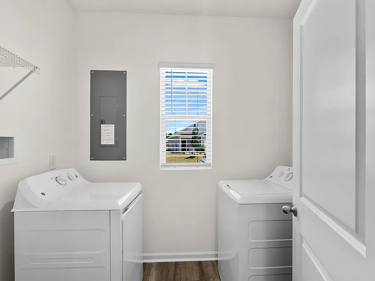 450 Castillo Dr — Photo 30
