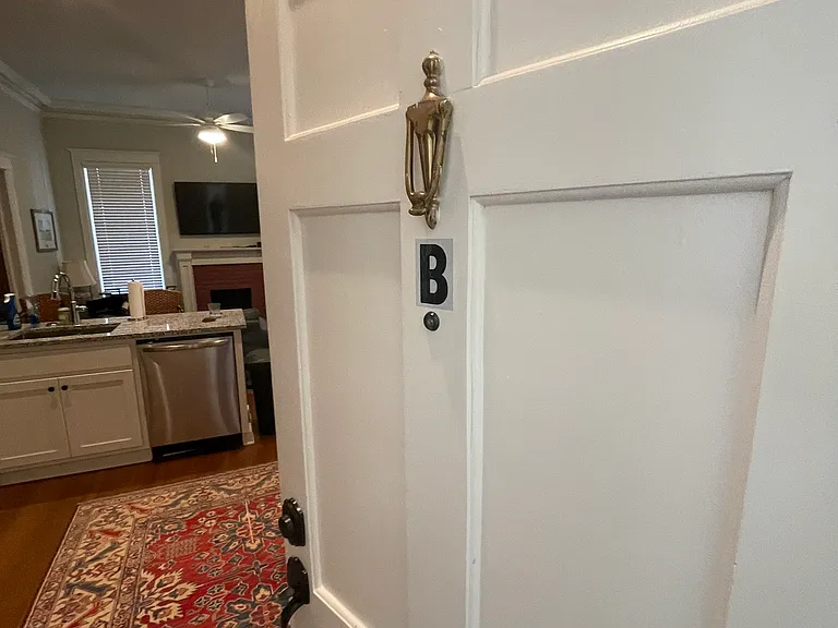 1094 Georgia Ave #B — Photo 9