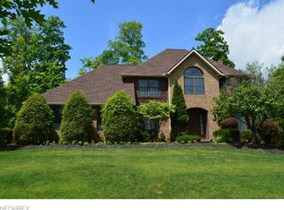 8489 Hunting Dr, North Royalton, OH 44133