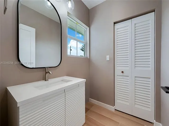 6356 SW 14th St — Photo 14