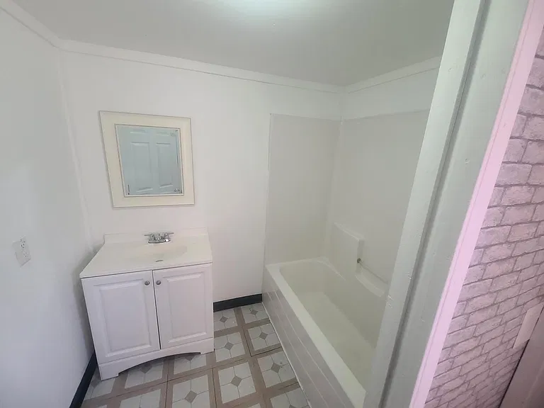 1136 Cleveland St — Photo 6