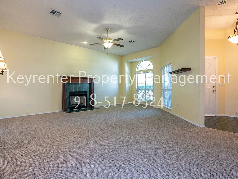 9638 S 90th East Ave — Photo 4